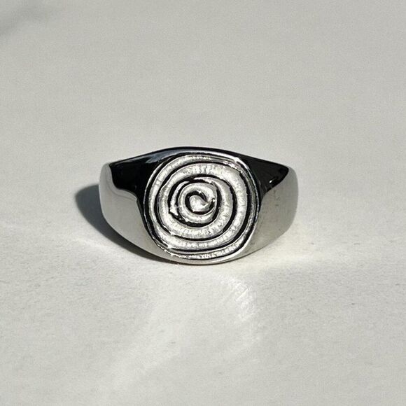New! “Mila” Silver Engraved Swirl Chunky Ring - Picture 1 of 3